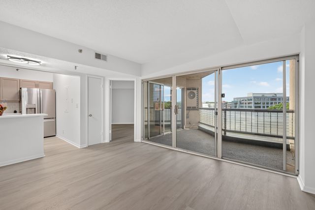 900 19th Ave S Apt 905, Nashville, TN 37212