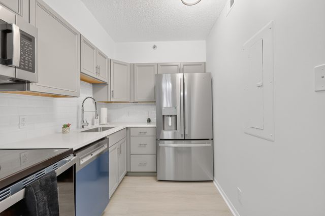 900 19th Ave S Apt 905, Nashville, TN 37212