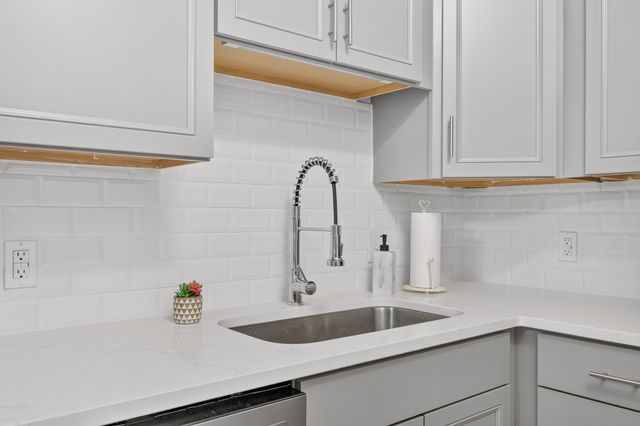 900 19th Ave S Apt 905, Nashville, TN 37212