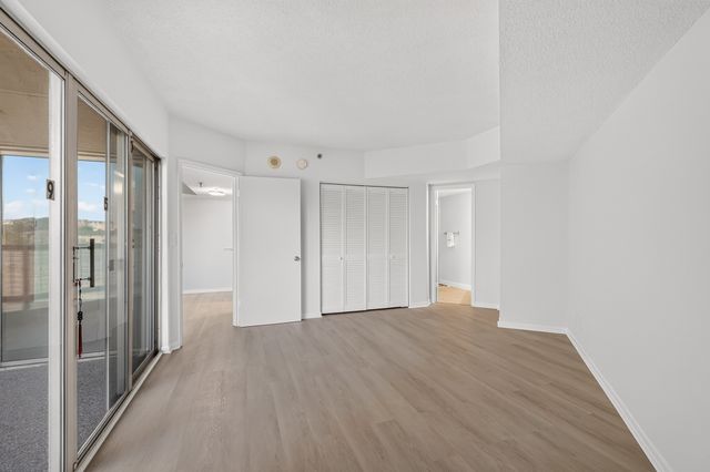 900 19th Ave S Apt 905, Nashville, TN 37212