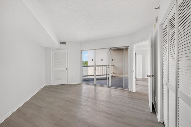900 19th Ave S Apt 905, Nashville, TN 37212