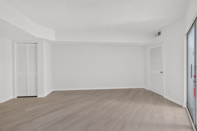 900 19th Ave S Apt 905, Nashville, TN 37212