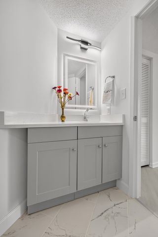 900 19th Ave S Apt 905, Nashville, TN 37212