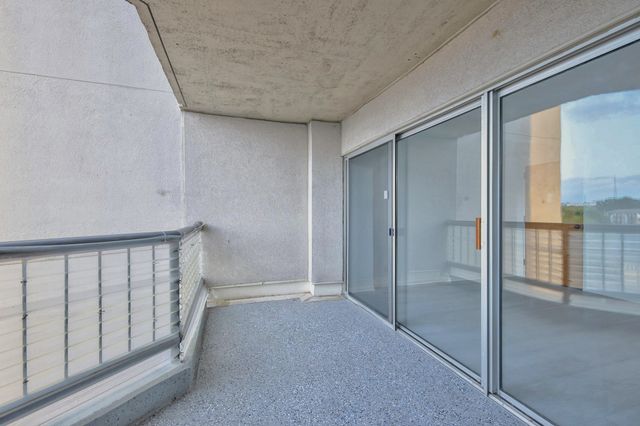900 19th Ave S Apt 905, Nashville, TN 37212