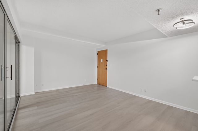 900 19th Ave S Apt 905, Nashville, TN 37212