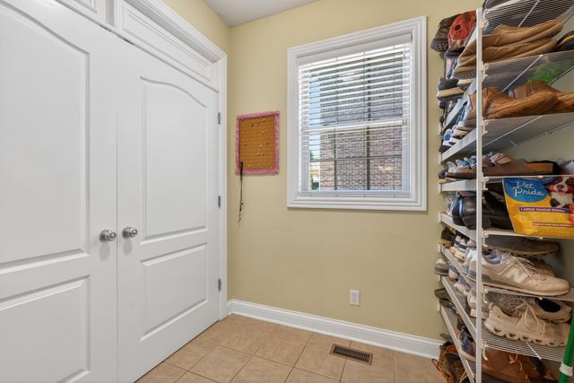 2228 Barnwell Lane, Lexington, KY 40513