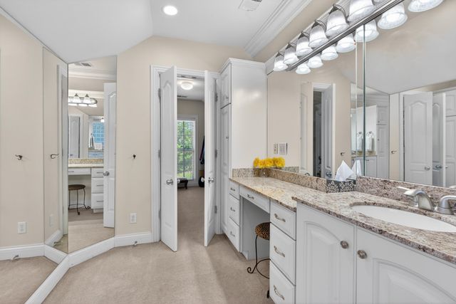 2228 Barnwell Lane, Lexington, KY 40513