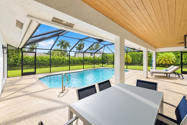 15545 Meadow Wood Drive, Wellington, FL 33414