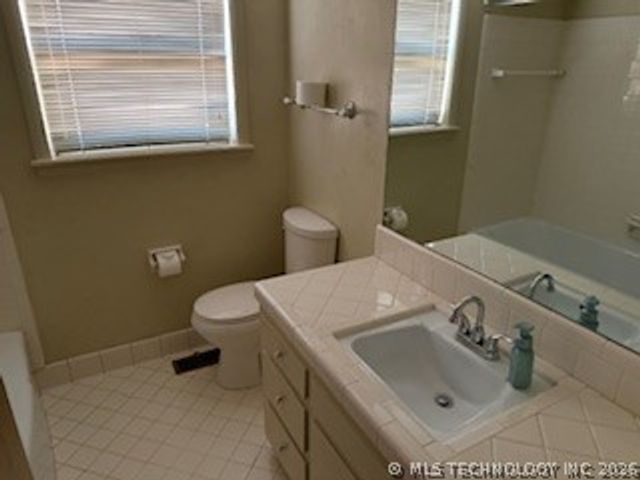 8227 E 38th Street, Tulsa, OK 74145