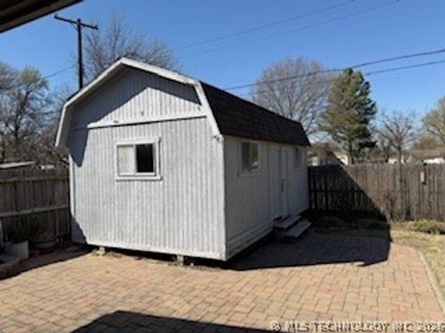 8227 E 38th Street, Tulsa, OK 74145