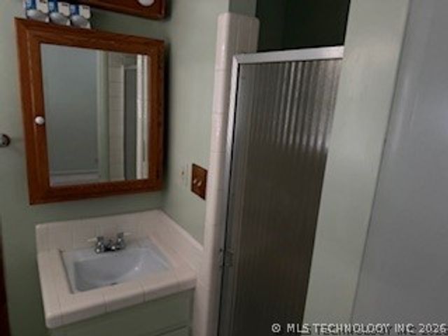 8227 E 38th Street, Tulsa, OK 74145