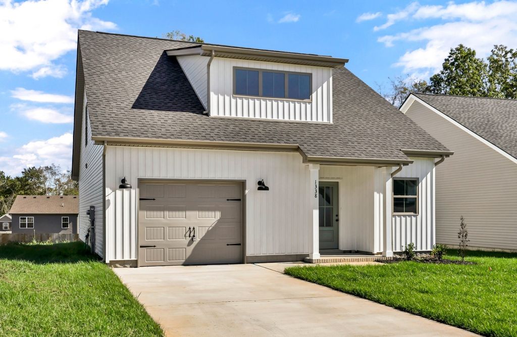 1338 Isaiah Dr, Clarksville, TN 37042