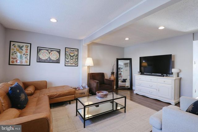 13568 BENTLEY CIR, Woodbridge, VA 22192