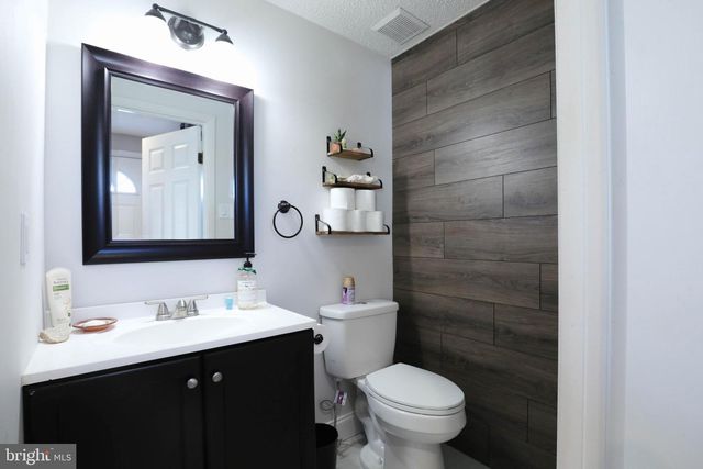 13568 BENTLEY CIR, Woodbridge, VA 22192