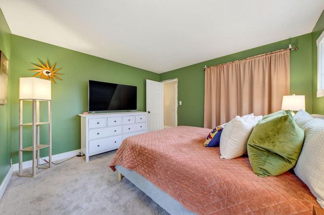 739 N Moreland BOULEVARD, Waukesha, WI 53188