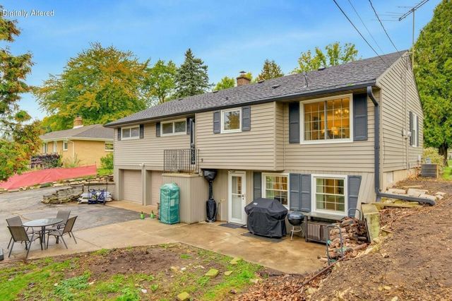 739 N Moreland BOULEVARD, Waukesha, WI 53188
