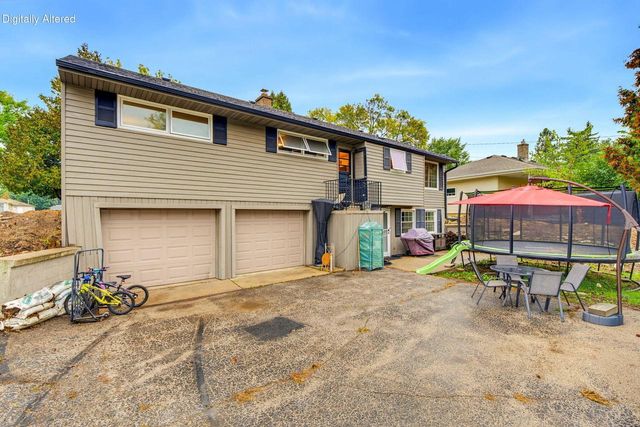 739 N Moreland BOULEVARD, Waukesha, WI 53188