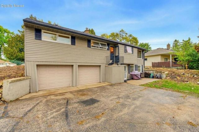 739 N Moreland BOULEVARD, Waukesha, WI 53188
