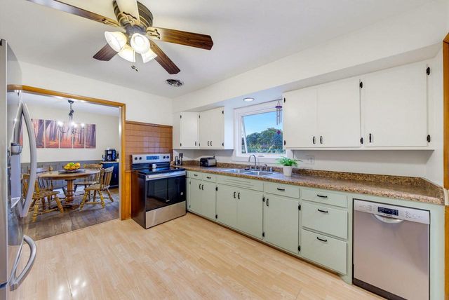 739 N Moreland BOULEVARD, Waukesha, WI 53188