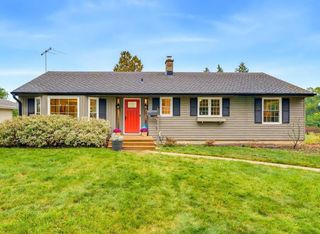 739 N Moreland BOULEVARD, Waukesha, WI 53188