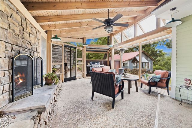 4407 Highway 16, Elkins, AR 72727