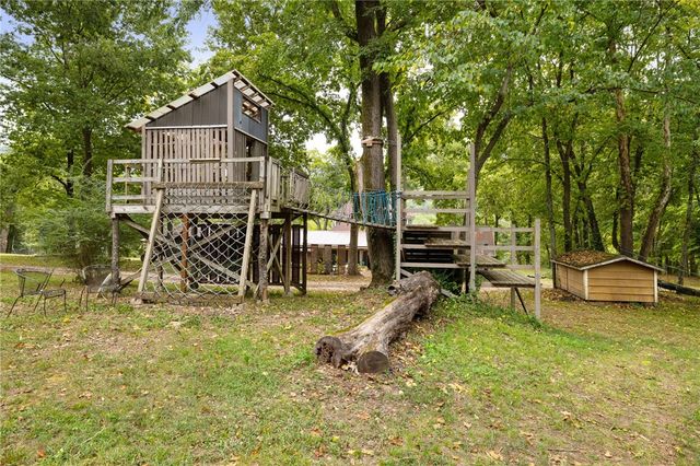 4407 Highway 16, Elkins, AR 72727