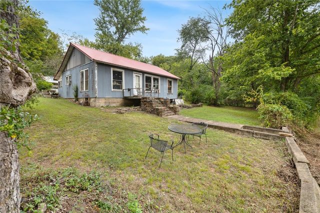 4407 Highway 16, Elkins, AR 72727