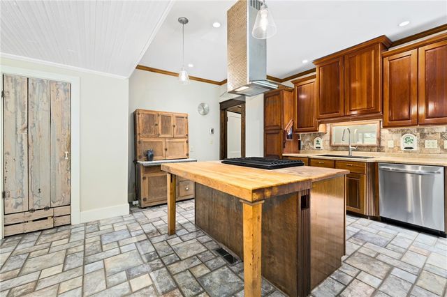 4407 Highway 16, Elkins, AR 72727