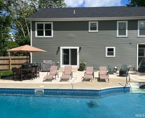 51275 Crooked Oak Drive, Granger, IN 46530