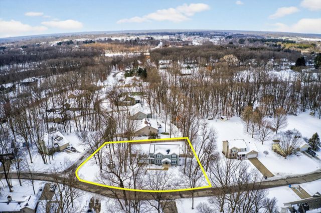 51275 Crooked Oak Drive, Granger, IN 46530