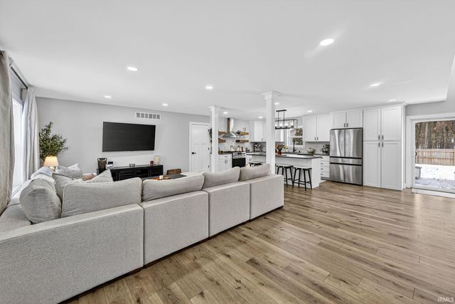 51275 Crooked Oak Drive, Granger, IN 46530