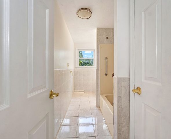 24 Lisa Rd 24, Randolph, MA 02368