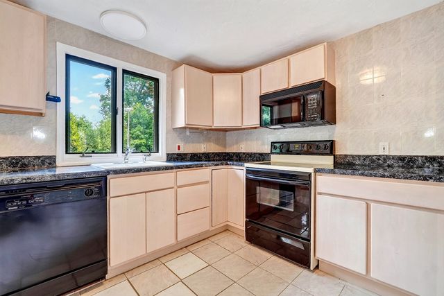 24 Lisa Rd 24, Randolph, MA 02368