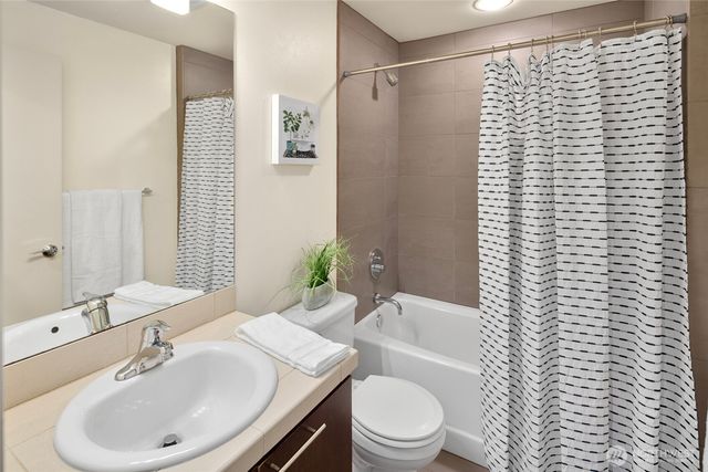 1232 N Northgate Way, Seattle, WA 98133