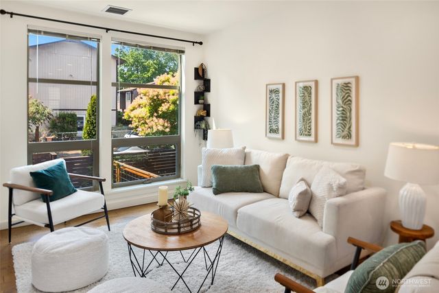 1232 N Northgate Way, Seattle, WA 98133