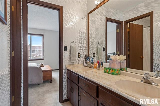 108 BROOKSIDE Place, Springfield, IL 62704