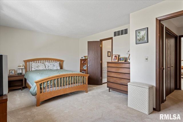 108 BROOKSIDE Place, Springfield, IL 62704