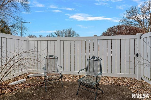 108 BROOKSIDE Place, Springfield, IL 62704