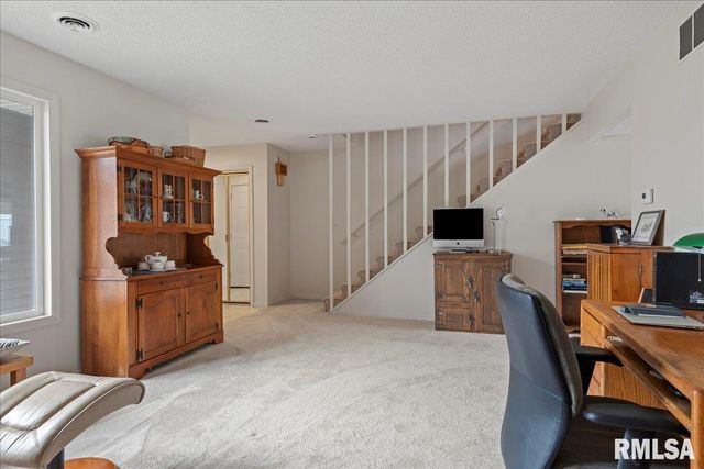 108 BROOKSIDE Place, Springfield, IL 62704