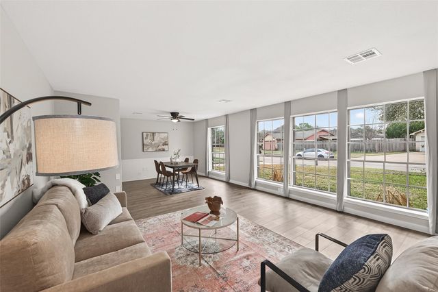 9110 Vickijohn Drive, Houston, TX 77031