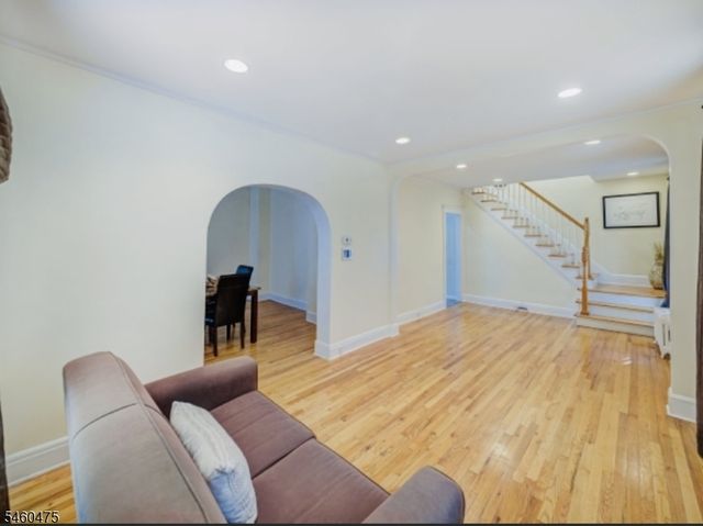 180 Monroe St, Rahway City, NJ 07065