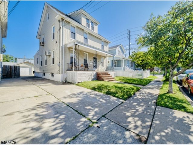 180 Monroe St, Rahway City, NJ 07065