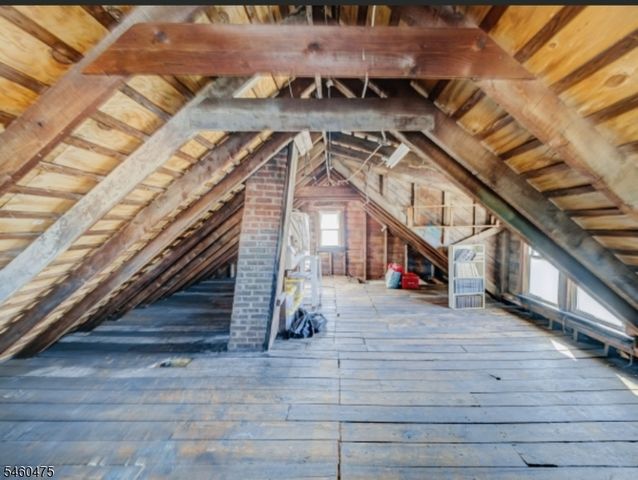 180 Monroe St, Rahway City, NJ 07065