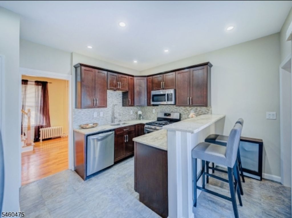 180 Monroe St, Rahway City, NJ 07065 — photo 5