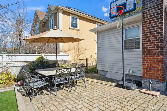 2930 Bell Boulevard, Bayside, NY 11360