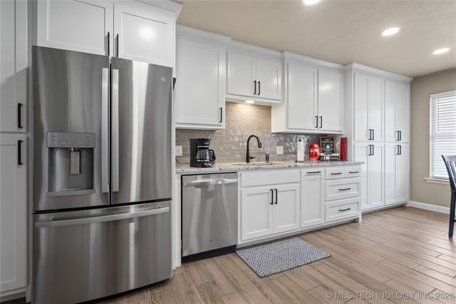 84 Glenway, Lone Grove, OK 73401