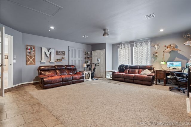 84 Glenway, Lone Grove, OK 73401