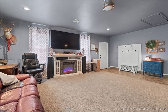 84 Glenway, Lone Grove, OK 73401