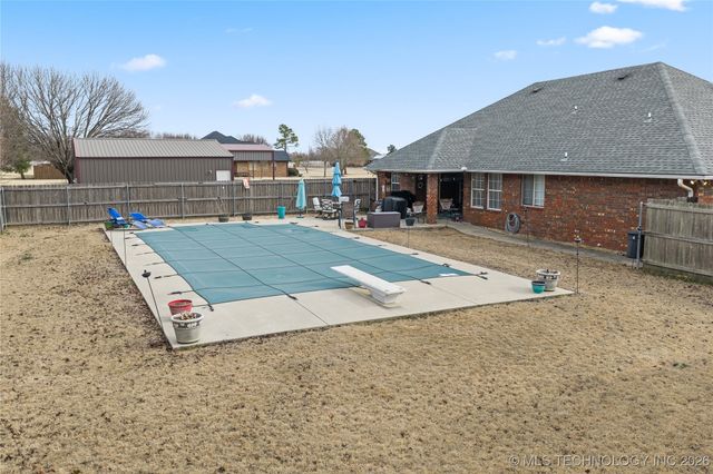 84 Glenway, Lone Grove, OK 73401