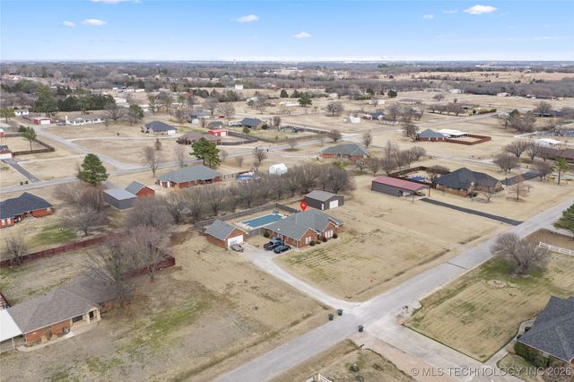 84 Glenway, Lone Grove, OK 73401